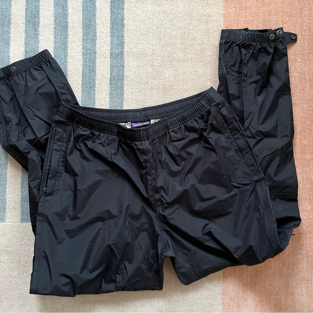 Patagonia Black rain pants women's L